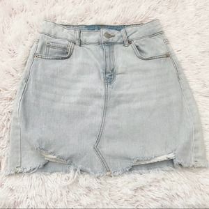 Wild Fable Light Wash Distressed Skirt Size 4
